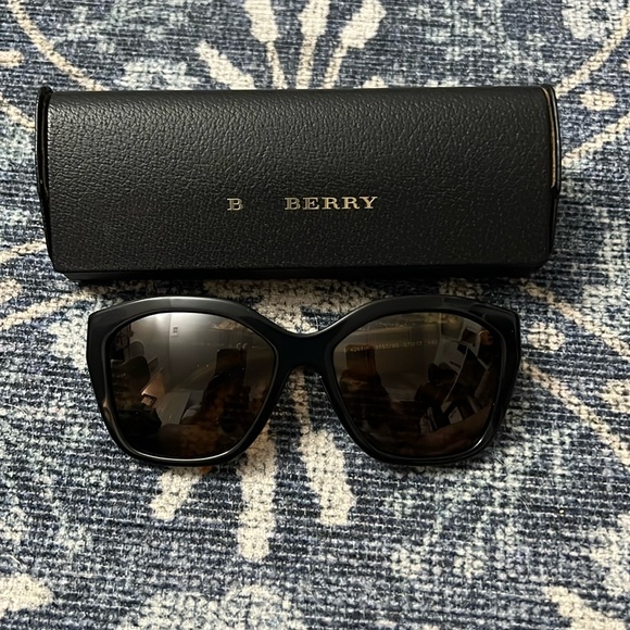 Burberry Women’s Sunglasses - Polarized - Picture 1 of 3